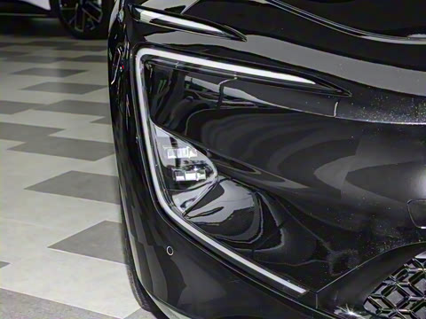 2025�� �Ŀ� Max���̰�