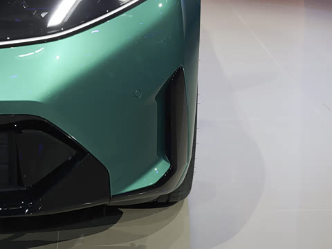 2027�� 40L