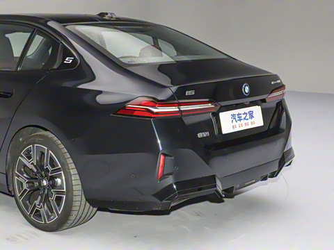 2025�� eDrive 40L M�˶���װ