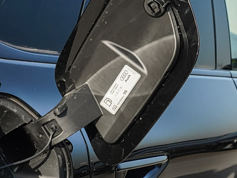 2026�� TFSI quattro 200kW �콢������