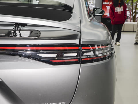 2025�� ��� �����۷��