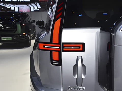 2025�� Max