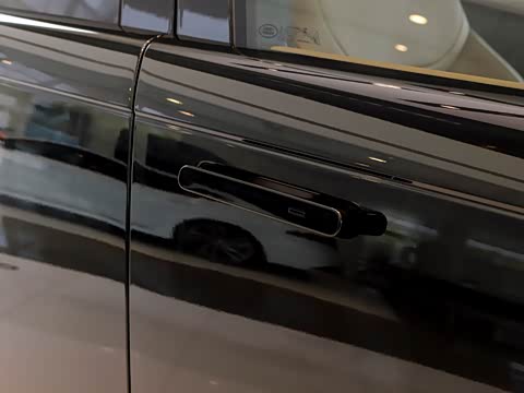 2026�� 3.0 L6 360PS SE�����