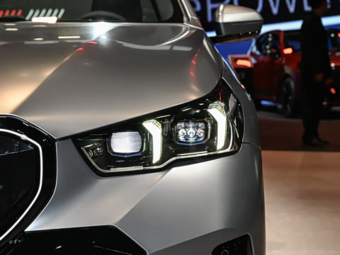 2026�� �Ŀ� xDrive 50L M�˶���װ