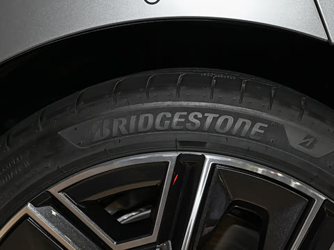 2026�� �Ŀ� xDrive 50L M�˶���װ