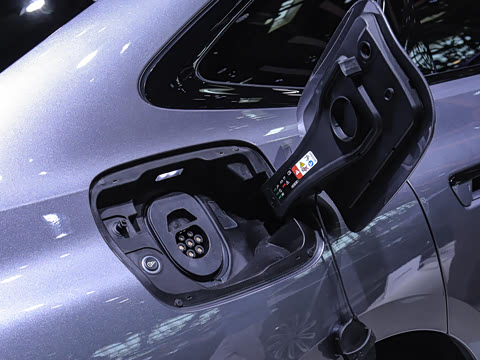 2026�� quattro Ǭ���Ǽݰ�