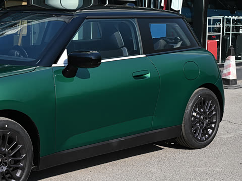 2026�� 466km COOPER E ������