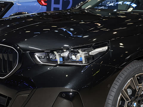 2026�� �Ŀ� 530Li ������ M�˶���װ
