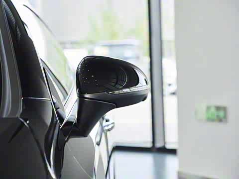 2025�� CLE 300 4MATIC �����ͽ��ܳ�