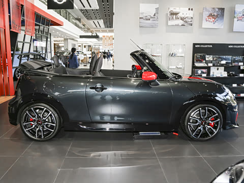 2025�� JOHN COOPER WORKS CABRIO