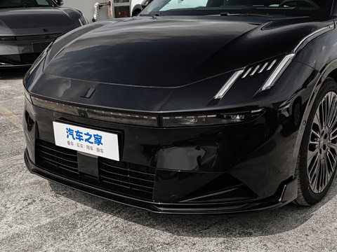 2025�� 240����Ultra�˶���