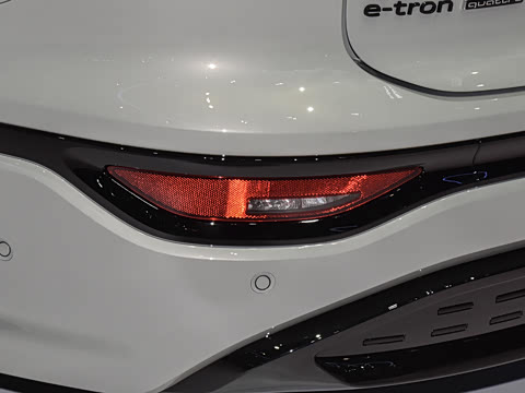 2026�� quattro Ǭ���Ǽݰ�