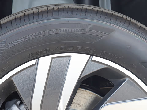 2025�� �Ŀ� 280TSI DSG���а�