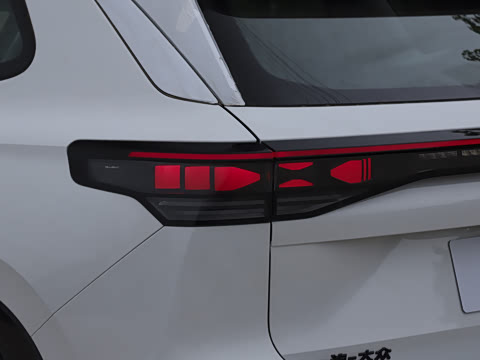 2026�� �Ŀ� ̽��L 300TSI ������Ӣ