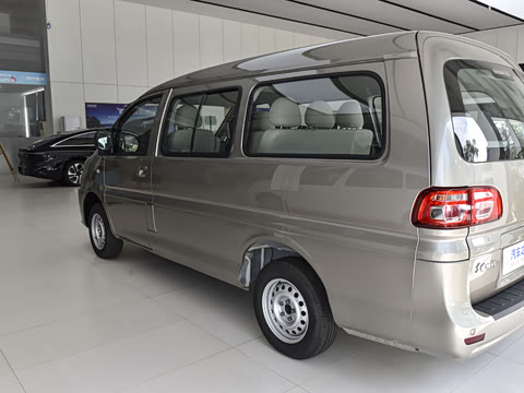 2025�� M5 1.6L ��׼��5��CNG