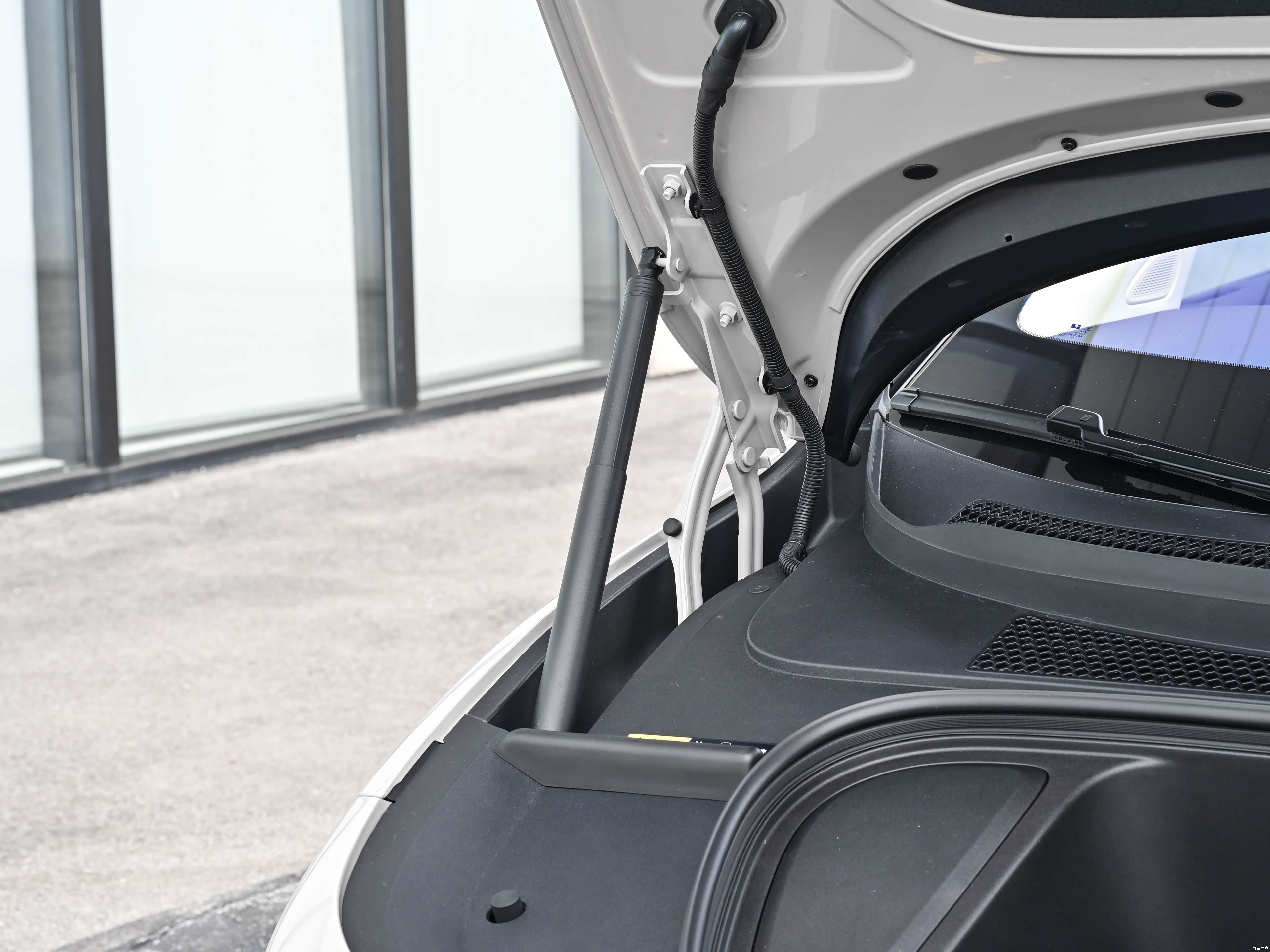 Li Auto i8, миниатюра 6