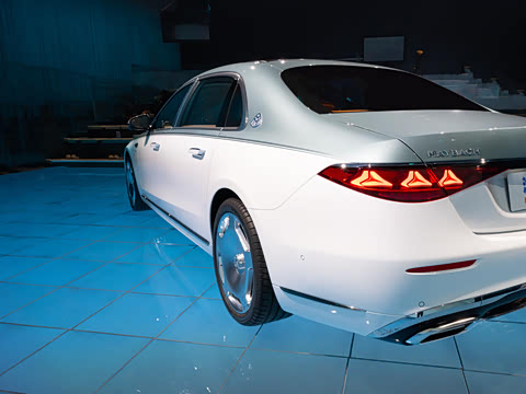 2027�� S 680 4MATIC