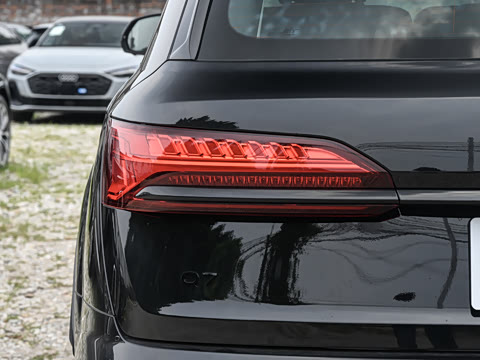 2026�� 55 TFSI quattro S line����ʿ��
