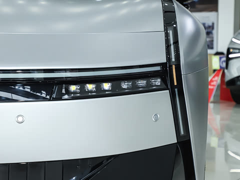 2025�� 750 �������� Ultra