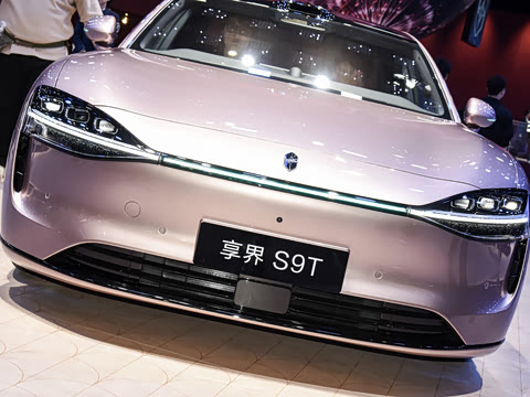 2025�� ���� ����Ultra (896�߼����״