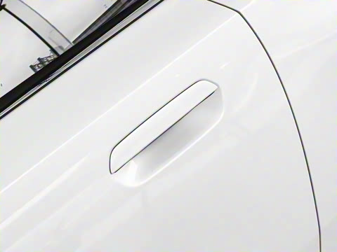 2025�� 225i M�˶���ҹ��װ