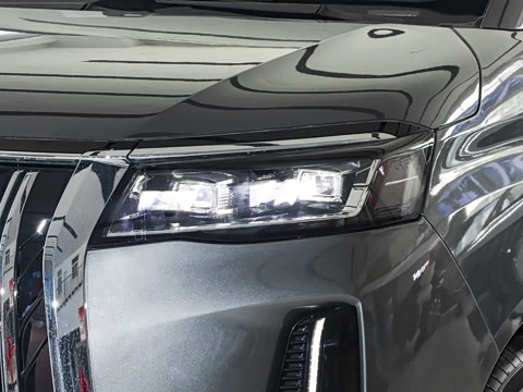 2026�� ���̰� 230����� 7��