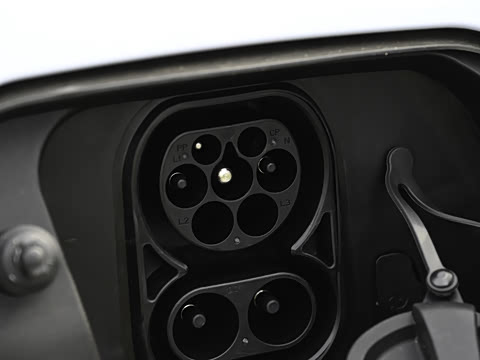 2026�� 705km MAX����������