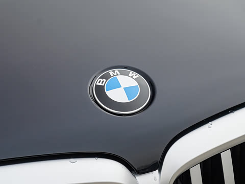 2026�� �Ŀ� xDrive 40Li M�˶���ҹ��װ