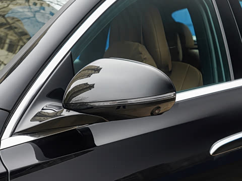 2026�� �Ŀ� E 300 L ʱ����