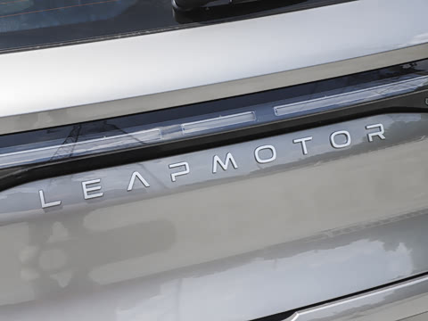 2027�� 610������