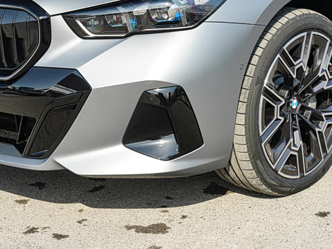 2026�� �Ŀ� 530Li ������ M�˶���װ