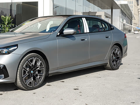 2026�� �Ŀ� 530Li ������ M�˶���װ