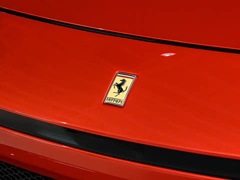 2026�� 3.9T V8 Spider