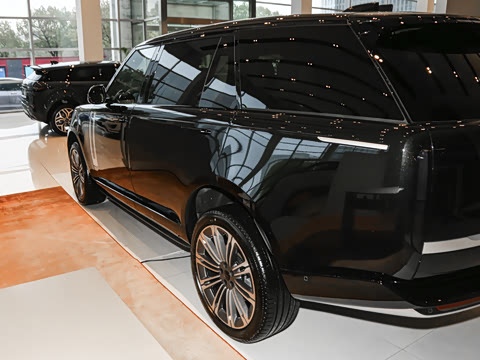 2026�� 3.0 L6 400PS AB�����