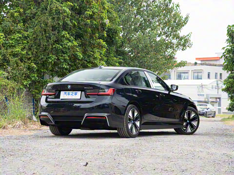 2026�� eDrive 40 L ��ҹ�˶���װ