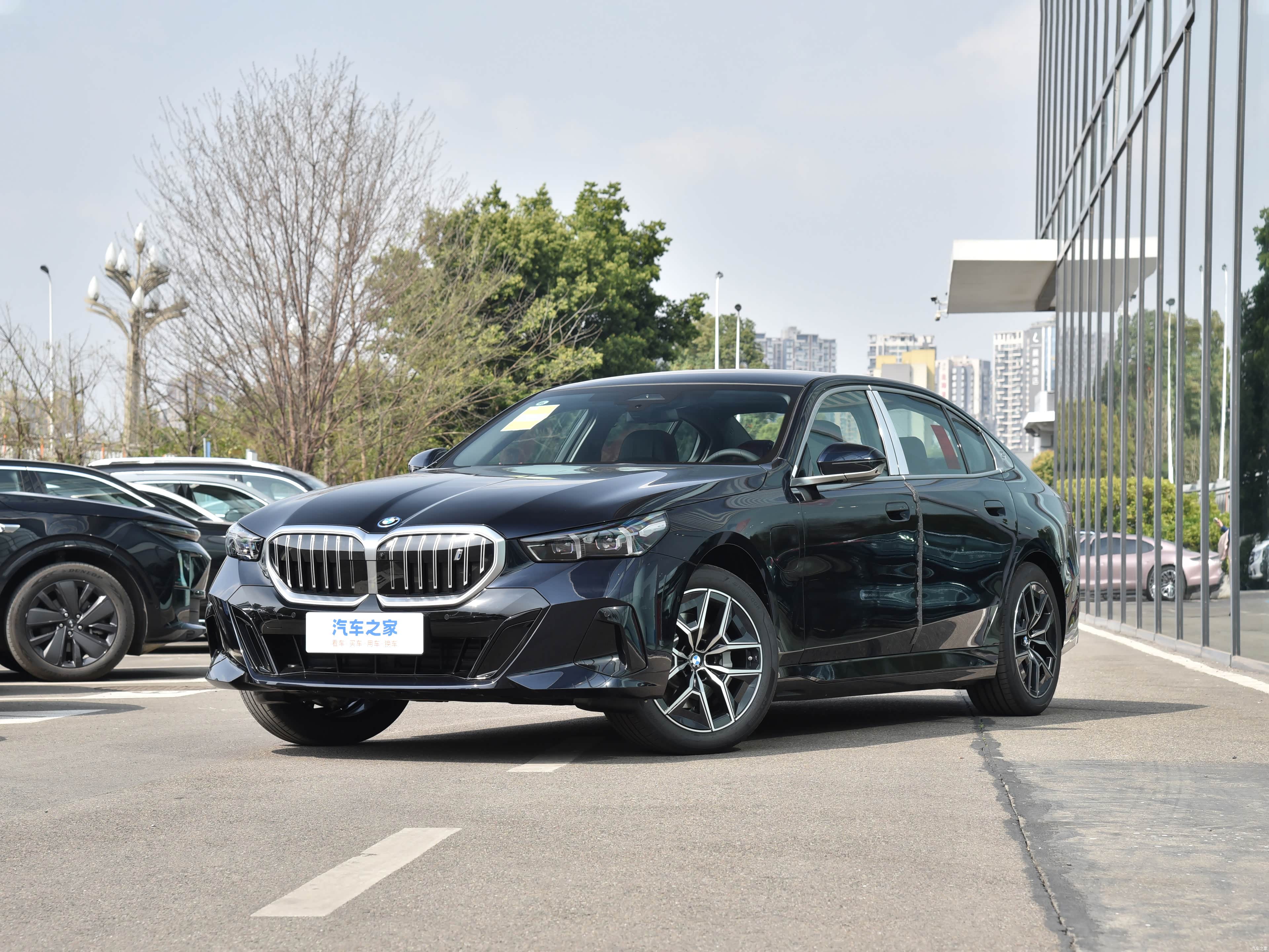 BMW i5