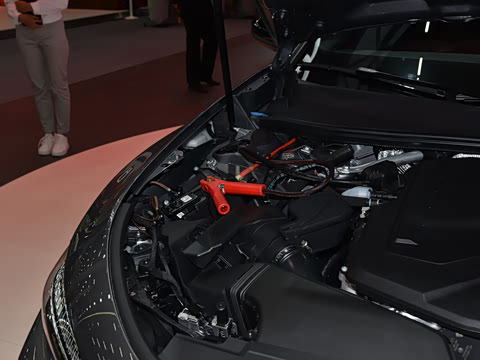 2026�� TFSI quattro 200kW �콢������