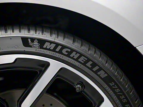 2025�� 750 ���������� Ultra