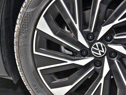 2026�� L 300TSI DSG ������