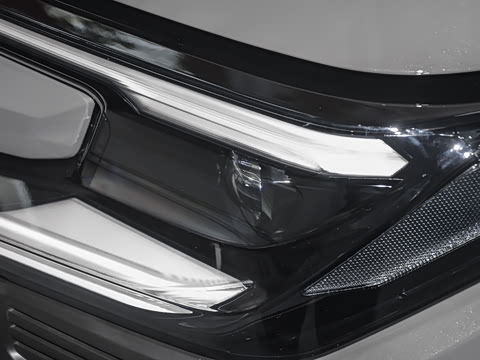 2026�� 2.0L ����������