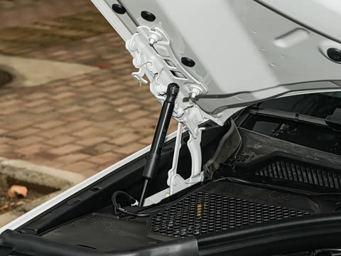 2026�� 330Li M�˶���ҹ��װ