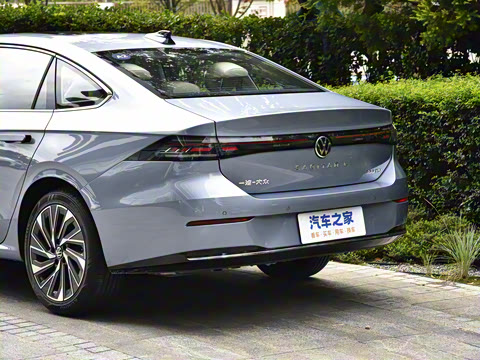 2026�� L 300TSI DSG ������