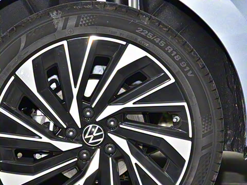 2026�� L 300TSI DSG ������