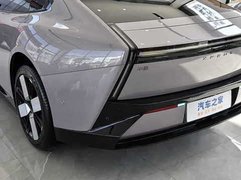 2025�� 702 Max