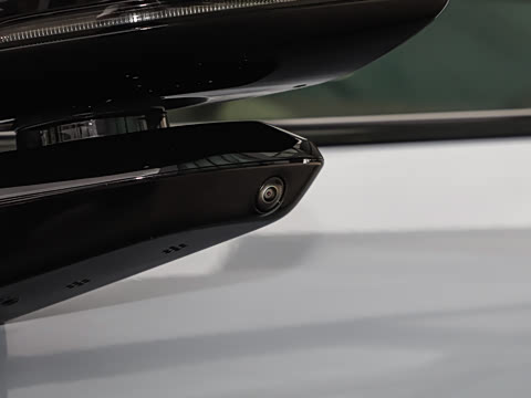 2025�� 750 ���������� Ultra