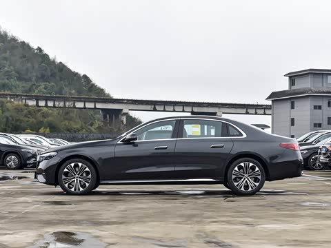 2026�� E 300 L ������