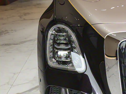 2024�� 4.0T V8��