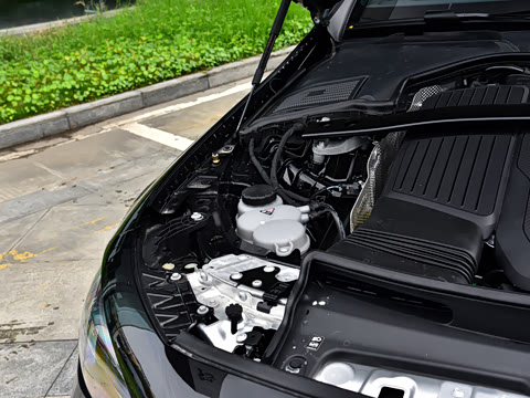 2026�� �Ŀ� AMG CLE 53 4MATIC+ ���ܳ�
