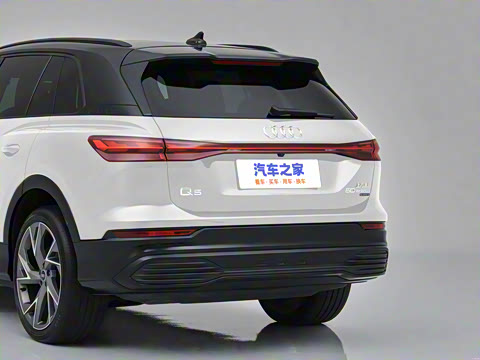 2023�� 50 e-tron quattro ��ҫ�� ������װ