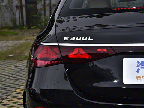 2026�� E 300 L �����˶���